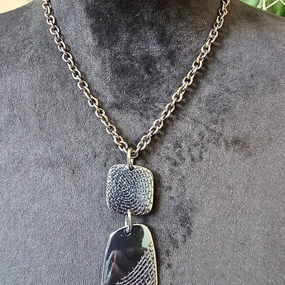 Womens Pewter Tone Textured Articulated Pendant Necklace with Lobster Clasp - Picture 2 of 6